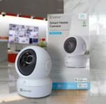 ⁦كاميرا مراقبة منزلية EZVIZ H6c Pro بدقة 2K (3MP) – دوران 360°، رؤية ليلية ملونة، واكتشاف حركة ذكي بالذكاء الاصطناعي⁩ - الصورة ⁦3⁩